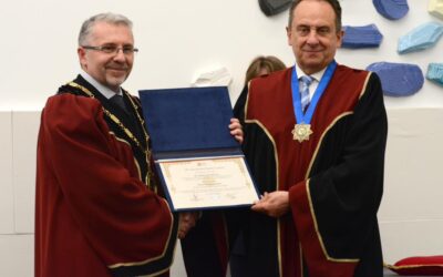 Wiceminister Andrzej Gut-Mostowy doktorem honoris causa